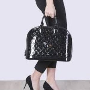 Black Magnetique Monogram Vernis Alma GM Bag